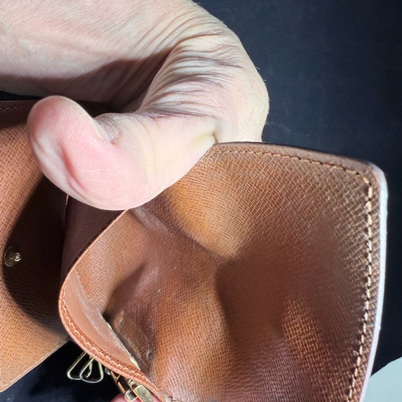 Louis Vuitton Brown Monogram Key Holder - Picture 8 of 12